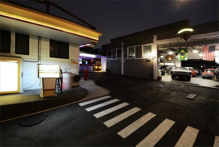 Entrada à noite